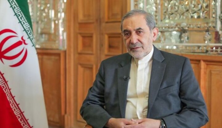 ولايتي: الأعداء لم يتمكنوا من التغلب على الإرادة الصلبة للشعب الإيراني الشجاع