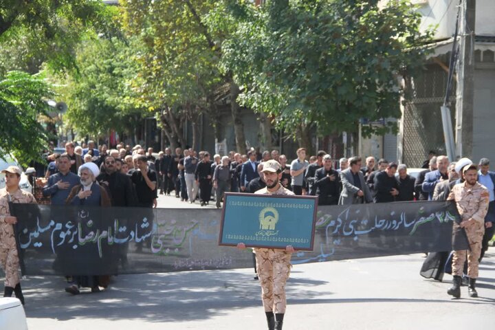 عزاداری خیابانی مرزنشینان آستارایی در سوگ شهادت امام رضا (ع)