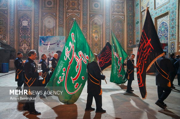 لاله گردانی شب شهادت امام رضا(ع) در شیراز