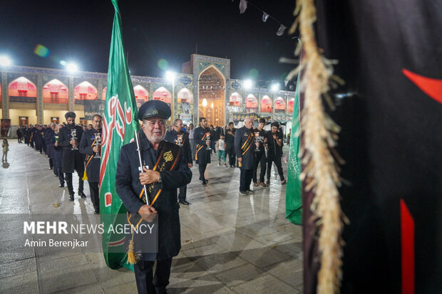 لاله گردانی شب شهادت امام رضا(ع) در شیراز