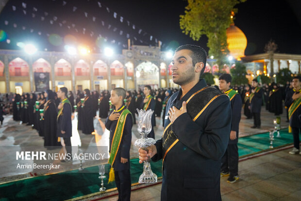 لاله گردانی شب شهادت امام رضا(ع) در شیراز