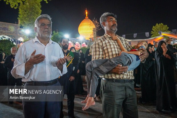 لاله گردانی شب شهادت امام رضا(ع) در شیراز