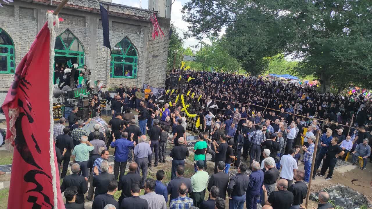 برگزاری آئین سنتی «علم واچینی» با قدمتی ۲۰۰ ساله در آستانه اشرفیه