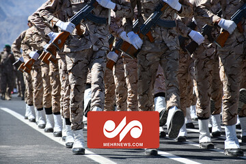 برگزاری مراسم رژه نیروهای مسلح به مناسبت هفته دفاع مقدس