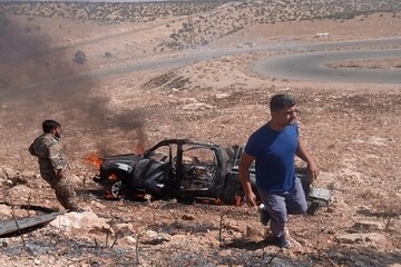 حمله هوایی ترکیه به یک خودرو حامل سلاح در سنجار+فیلم