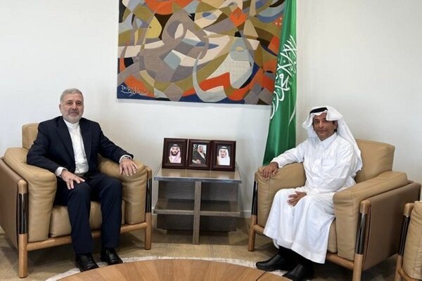 Iranian envoy holds meeting with Saudi deputy FM