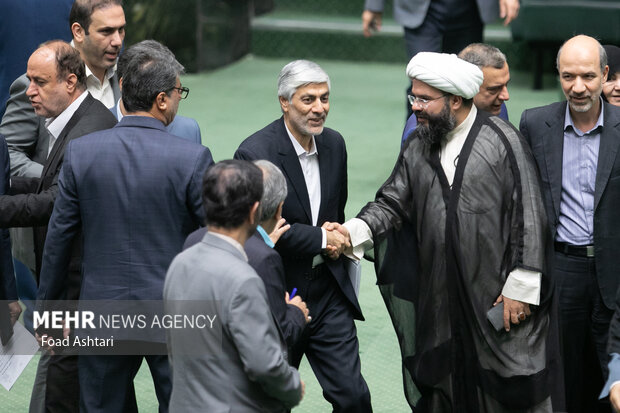 کیومرث هاشمی وزیر پیشنهادی ورزش و جوانان در مجلس شورای اسلامی حضور دارد 