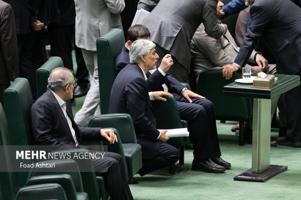 کیومرث هاشمی وزیر پیشنهادی ورزش و جوانان در مجلس شورای اسلامی حضور دارد 