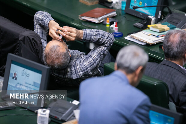 جلسه رأی اعتماد به کیومرث هاشمی وزیر پیشنهادی ورزش و جوانان صبح امروز دوشنبه ۲۷ شهریور ۱۴۰۲ در مجلس شورای اسلامی برگزار شد