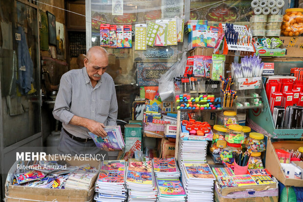 نبض بازار لوازمالتحریر و پوشاک مدارس در اردستان