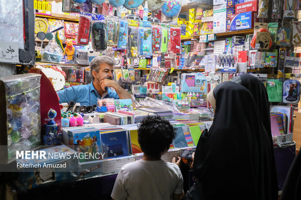 نبض بازار لوازمالتحریر و پوشاک مدارس در اردستان