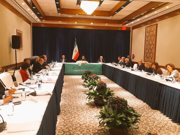 الرئيس الايراني: نشكر عمان وقطر للتعاون في انجاز صفقة تبادل السجناء