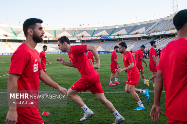 تمرین تیم فوتبال پرسپولیس تهران بعد از ظهر امروز دوشنبه ۲۷ شهریور ۱۴۰۲ پیش از دیدار فردا شب در مقابل تیم فوتبال النصر عربستان در مرحله گروهی لیگ قهرمانان آسیا در ورزشگاه آزادی تهران برگزار شد