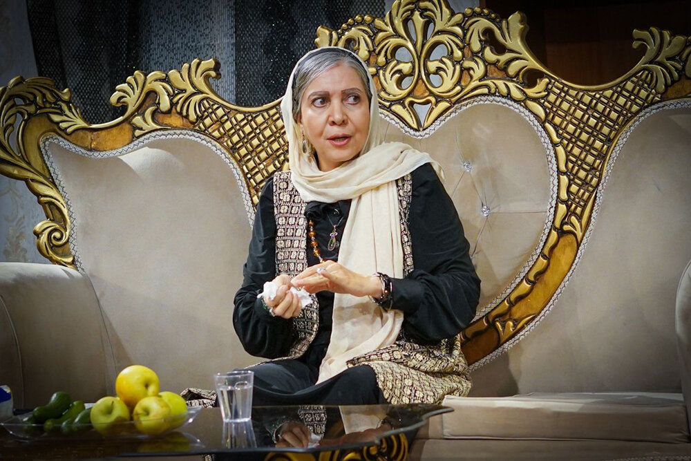 تهیه کنندگی تئاتر قابل مقایسه با سینما نیست/ جنجال برای ارث پدری