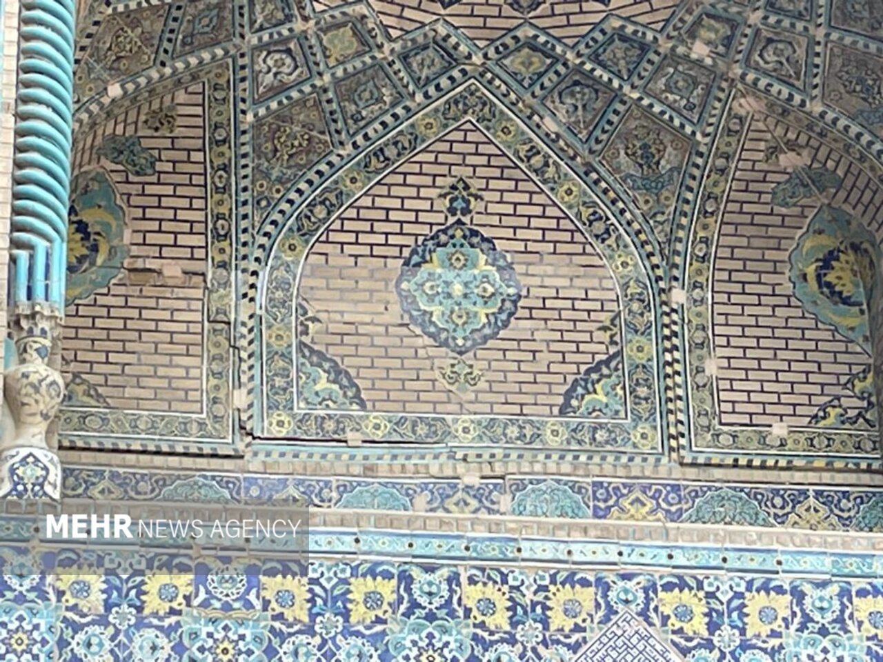 عکسی از وضعیت اسفناک ستون‌های مسجد جامع اصفهان