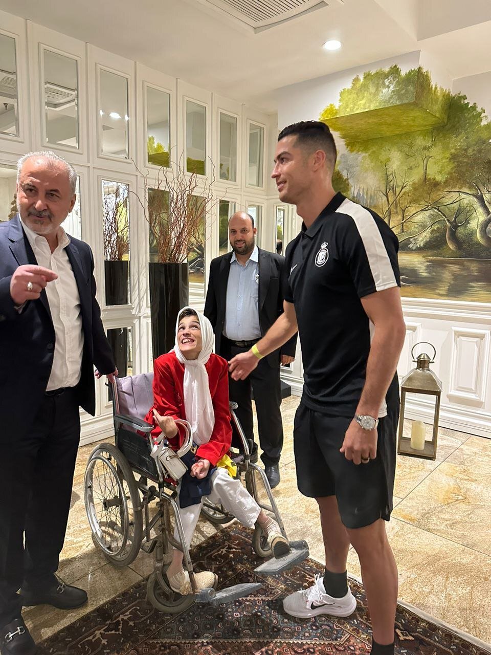 آرزوی دختر ایرانی با حضور رونالدو برآورده شد