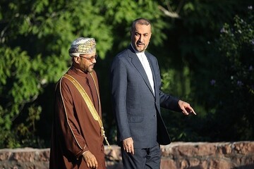 وزير الخارجية الإيراني والعماني يتباحثان في نيويورك