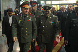 Iran, Russia defense ministers meet