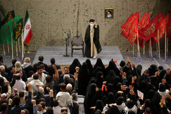 دیدار پیشکسوتان و فعالان دفاع مقدس با رهبر معظم انقلاب اسلامی