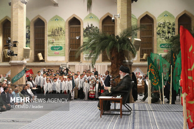 دیدار پیشکسوتان و فعالان دفاع مقدس با رهبر معظم انقلاب اسلامی