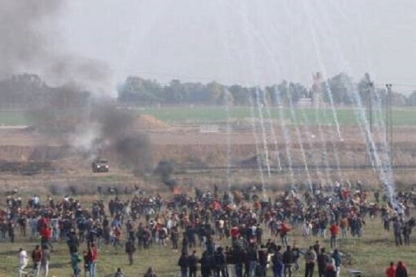 سرکوب تظاهرات فلسطینیان در شرق غزه توسط نظامیان صهیونیست