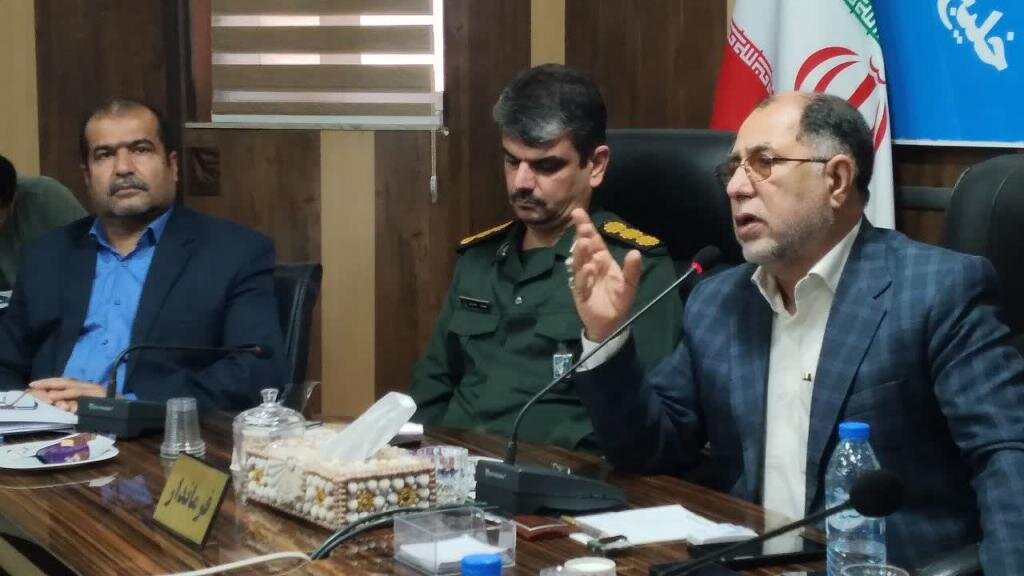 برخورد شایسته با مردم در اولویت ادارات گناوه باشد