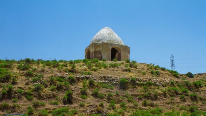 عملیات راه دسترسی به بنای تاریخی چهارطاقی دره‌شهر ایلام آغاز شد