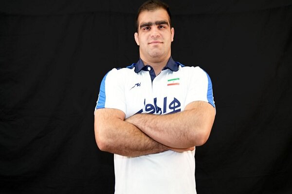 آغاز کشتی فرنگی ایران با دو پیروزی/میرزازاده با ضربه فنی شروع کرد