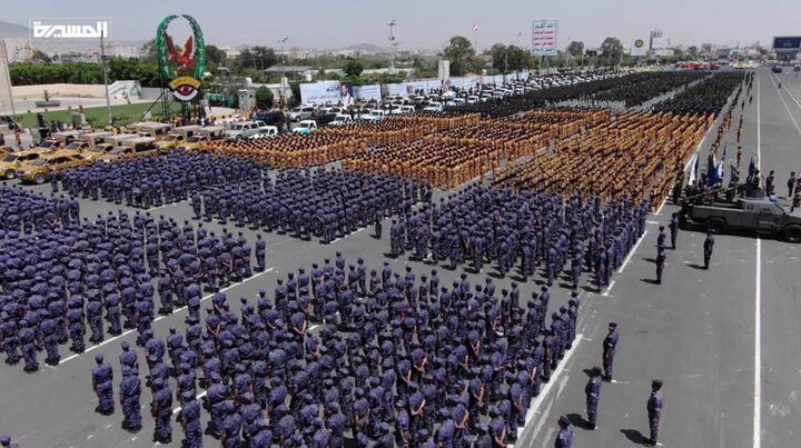 VIDEO: Huge Military Parade of Yemen Army, Armed Forces