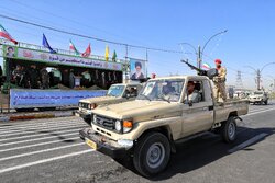 رژه خودرویی یگان های مسلح در سمنان
