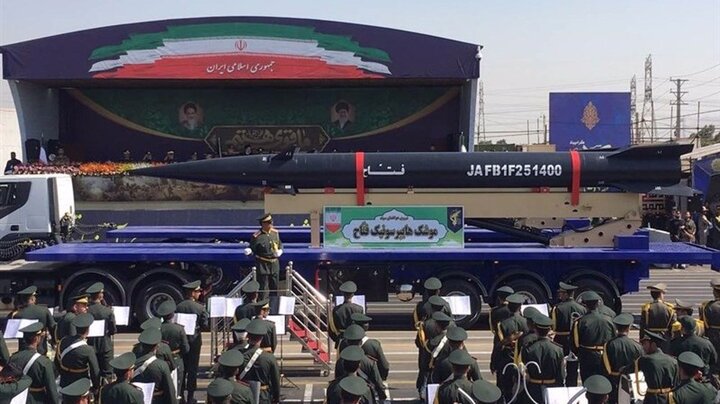 ہفتہ دفاع مقدس کی آمد پر تہران میں مسلح افواج کی پریڈ کا آغاز