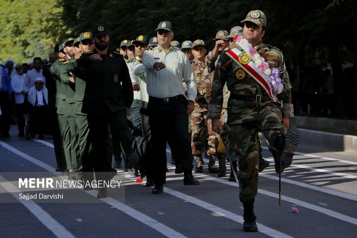 مراسم رژه نیروهای مسلح در استان لرستان