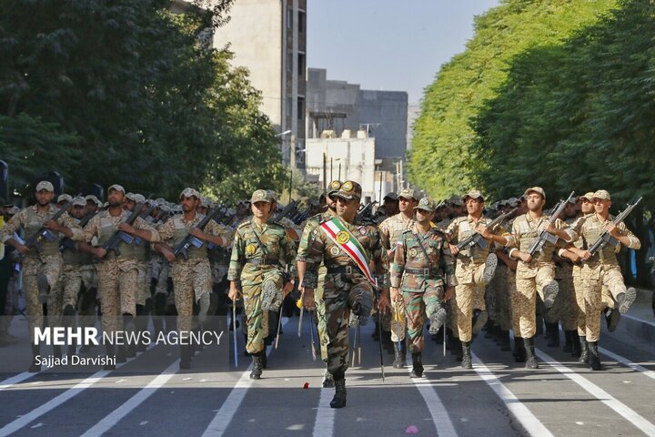 مراسم رژه نیروهای مسلح در استان لرستان