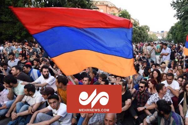 فیلم لحظه بازداشت پسر رئیس‌جمهور سابق ارمنستان در تظاهرات