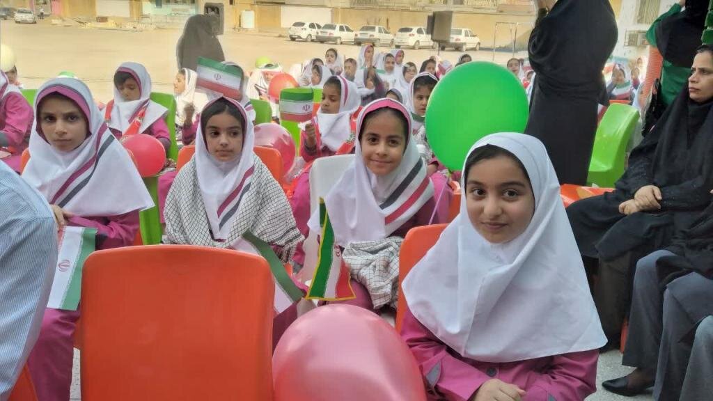 زنگ بازگشایی مدارس در گناوه نواخته شد