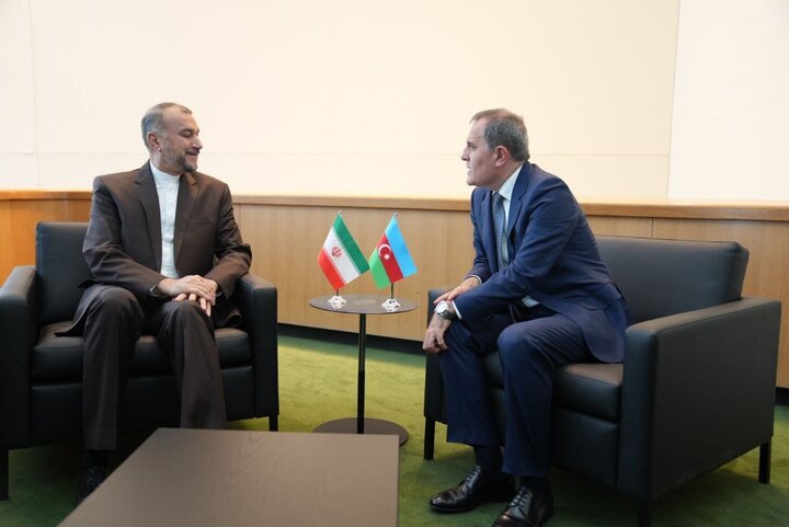  وزيرا خارجية إيران وأذربيجان يؤكدان على تعزيز العلاقات وتوسيعها