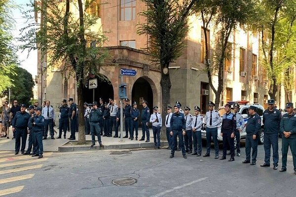 تلاش نافرجام برای کودتا در ارمنستان و بازداشت هشت نفر
