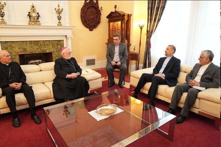 وزير الخارجية الايراني يلتقي وزير خارجية الفاتيكان في نيويورك
