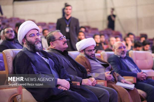 آیین اختتامیه نخستین کنگره ملی نوحهها و نغمههای عاشورایی آیین اختتامیه نخستین کنگره ملی نوحهها و نغمههای عاشورایی