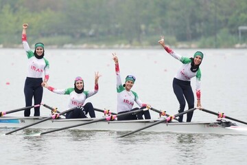 women's rowing team