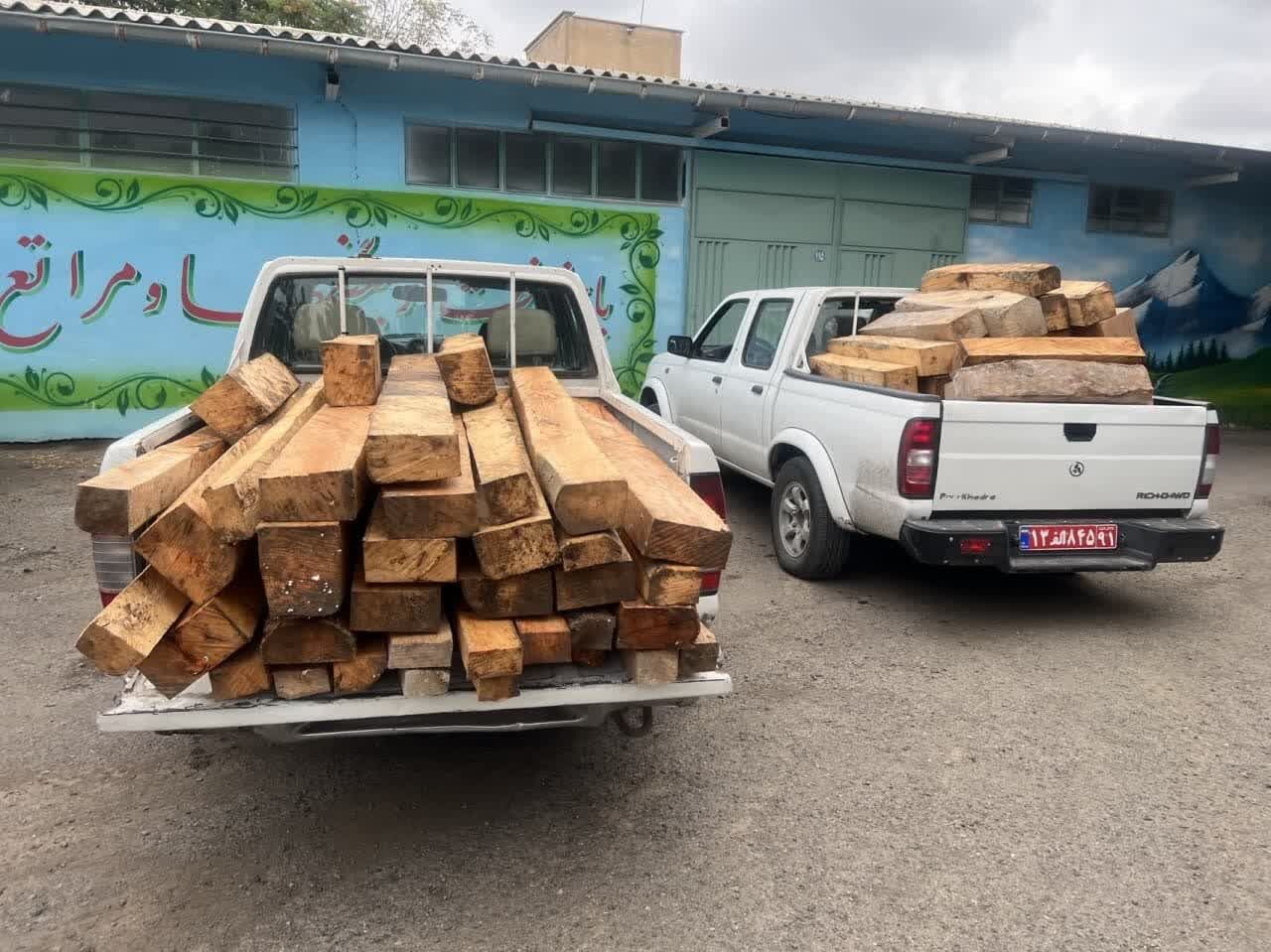 ۱۰ تُن چوب قاچاق انباشت شده در بوکان ضبط شد