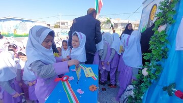 جشن عاطفه‌ها در مدارس اردبیل برگزار می‌شود