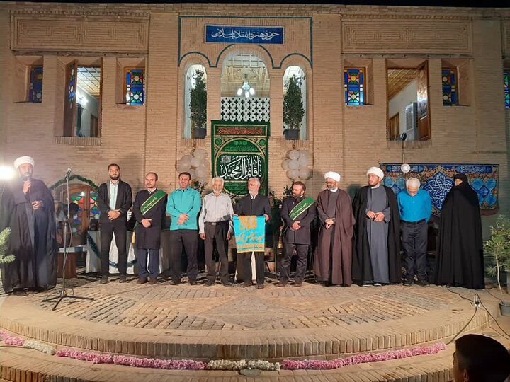 جشن بیعت در حوزه هنری بروجرد برگزار شد