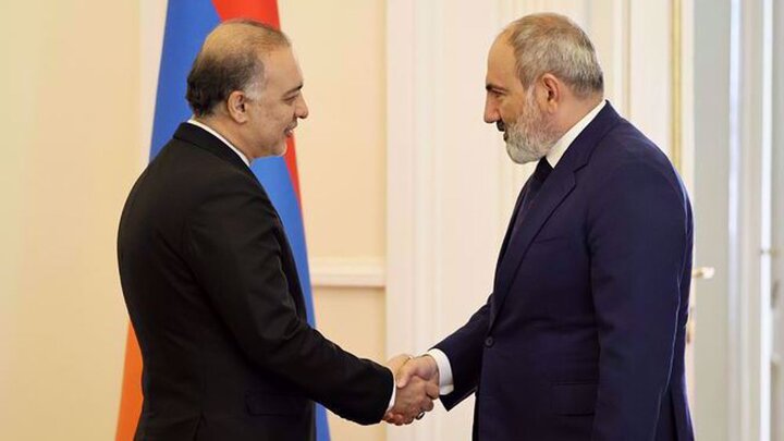 Armenian prime minister urges active communication with Iran 