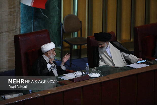 دوازدهمین اجلاس مجلس خبرگان رهبری (دوره پنجم)