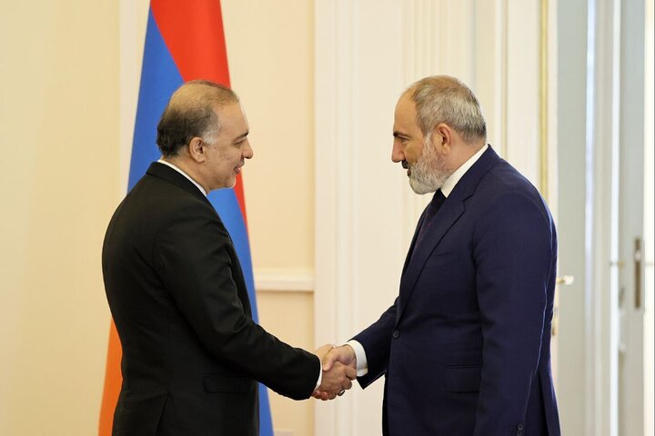 سفير إيران يؤكد على موقف بلاده للحفاظ على وحدة أراضي أرمينيا