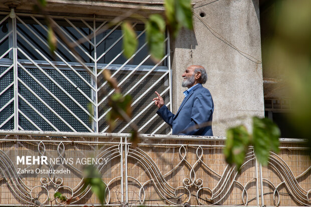 شش پسر از هشت پسرم راهی جبهه شدند/ هنوز بدهکاریم!