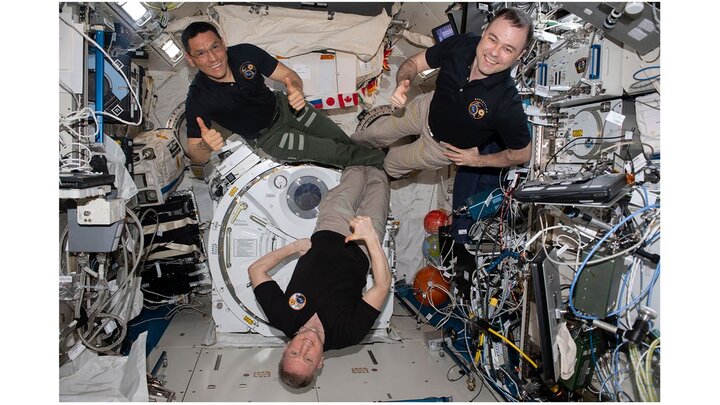 ۳ فضانورد پس از یک سال به زمین برمی‌گردند