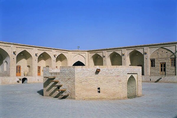 شاه عباسی میبد؛ کاروانسرایی مجهز در دل کویر شاه عباسی میبد؛ کاروانسرایی مجهز در دل کویر