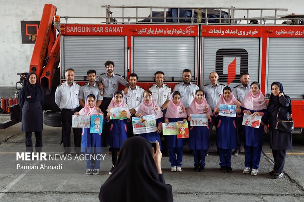 بازدید دانش آموزان از سازمان آتش نشانی و خدمات ایمنی شهرستان آمل